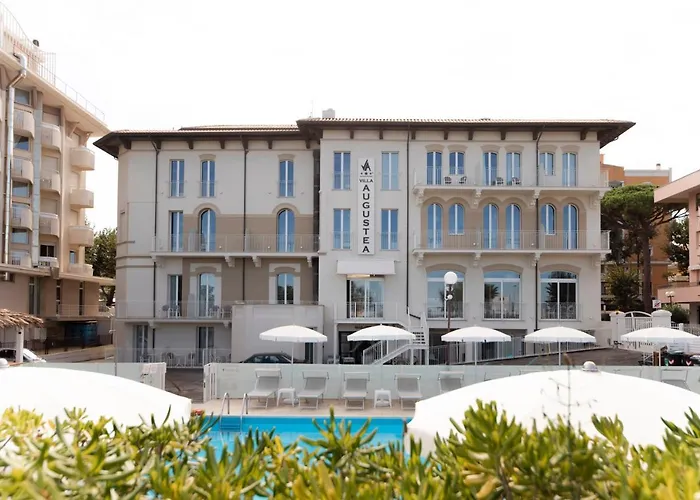 Hotel sulla spiaggia a Rimini