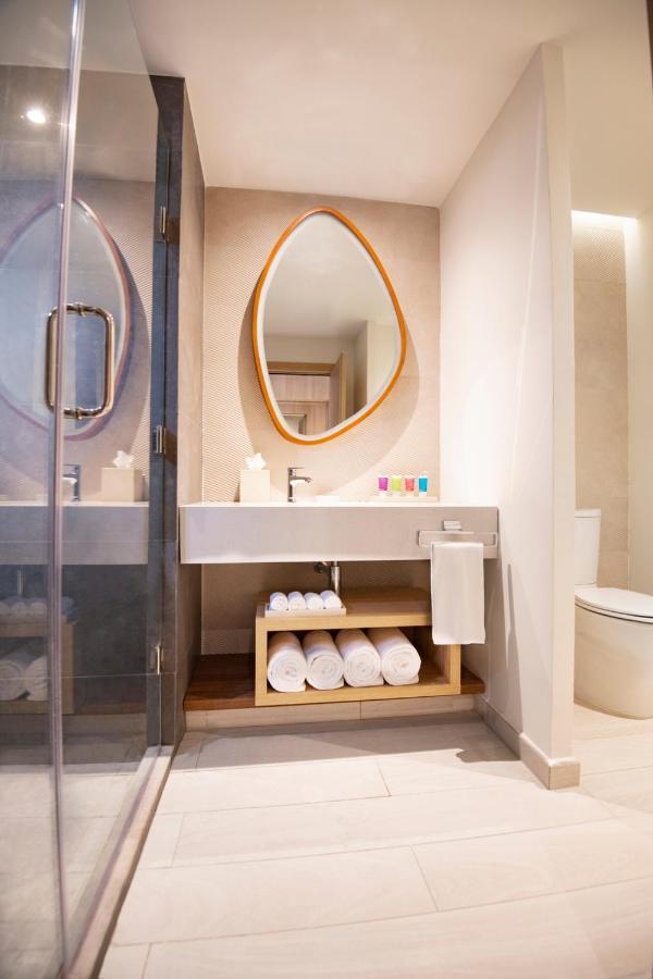 One-Bedroom Club Grand Master Suite with Ocean View,1224091864:JPEG