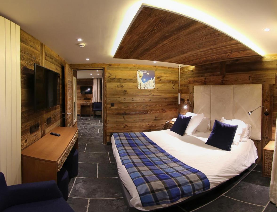 Connecting Room (2 Adults + 2 Children)