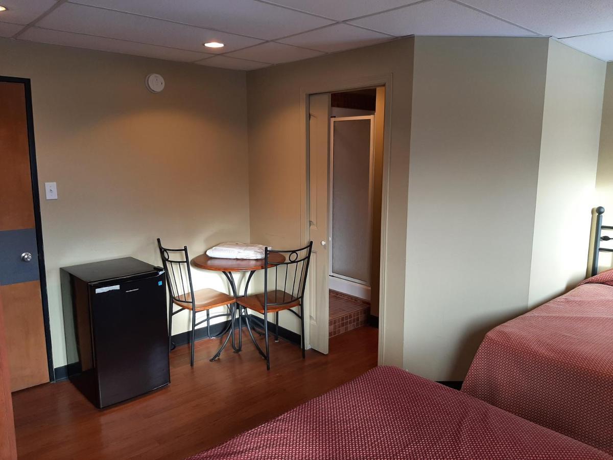 Twin Room Bathroom