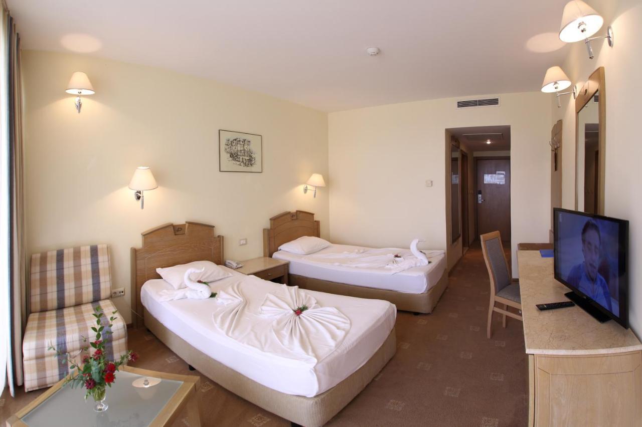 Twin Room with Park View - Free Beach Access