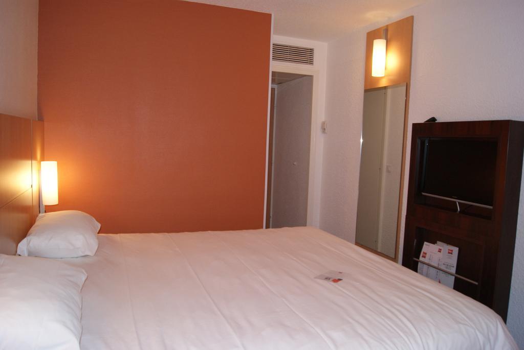 Standard Double Room,109952556:JPEG