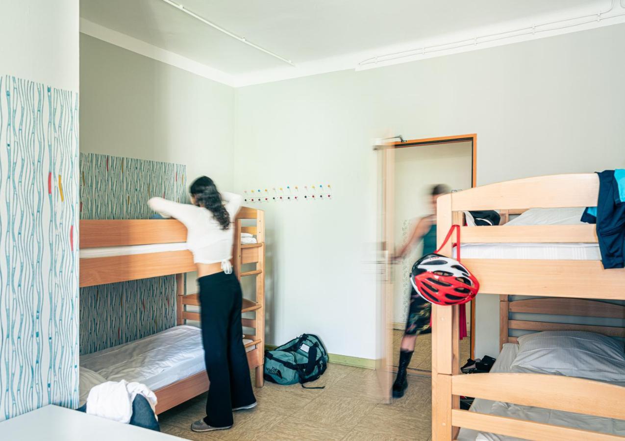 Single Bed 6-Bed Female Dormitory Room,1138819486:JPEG