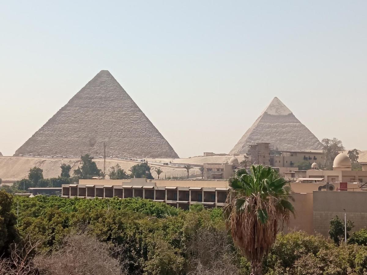 Superior Family Room with Pyramids View