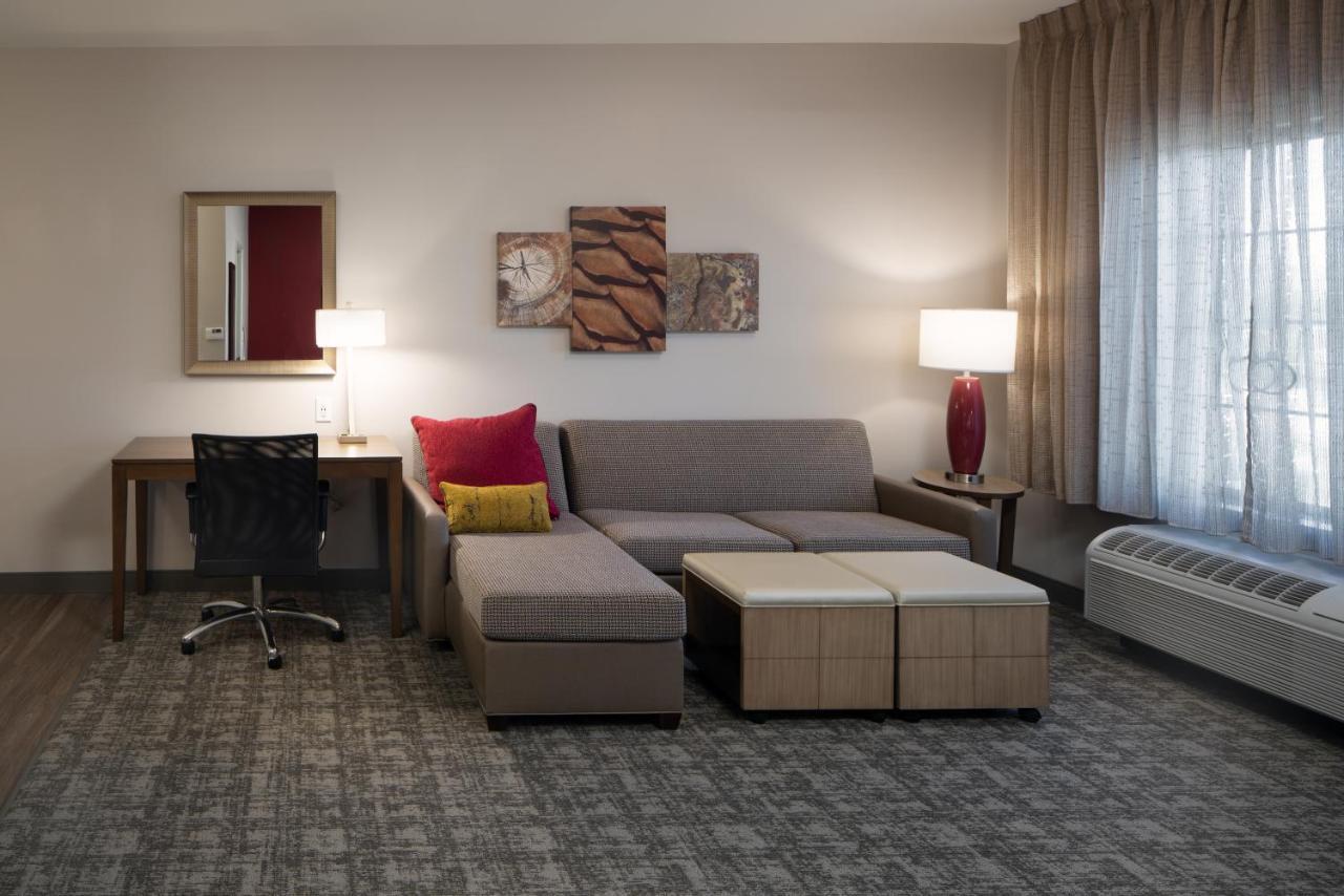 Studio Suite,1196937478:JPEG