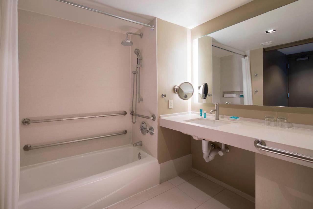 Quarto Espetacular com 1 Cama King-Size e Vista Horizonte