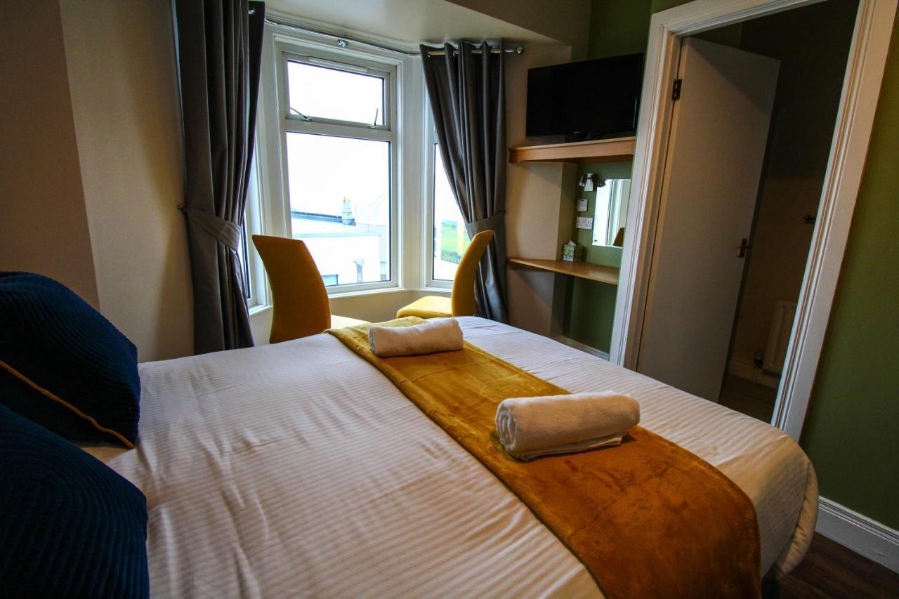 Double Room Private Bathroom