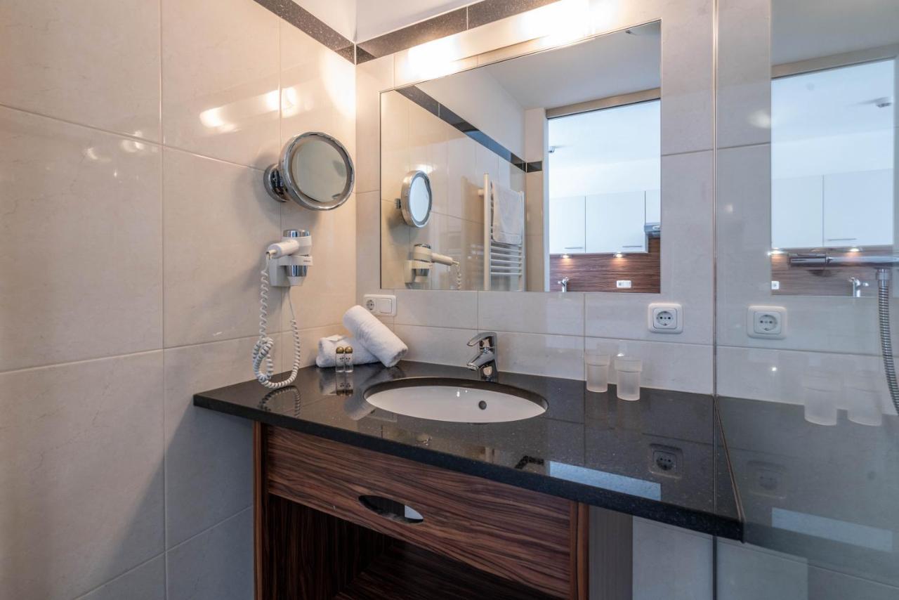 Double Room,1204765279:JPEG