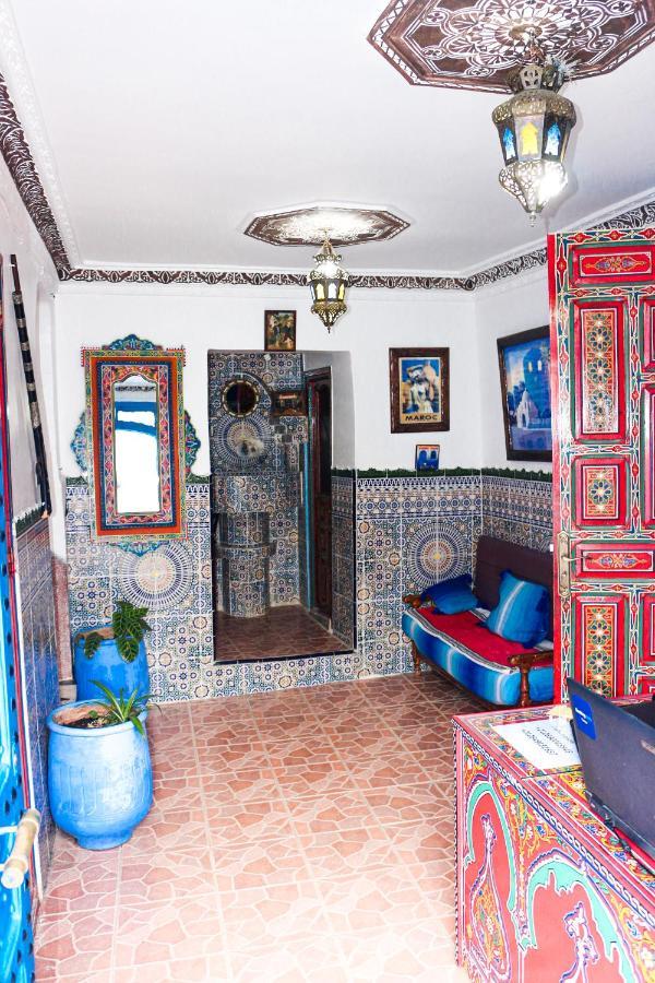 Standard Triple Room with Private Bathroom