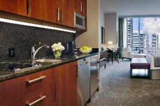 Deluxe Queen Room Two Queen Beds City View