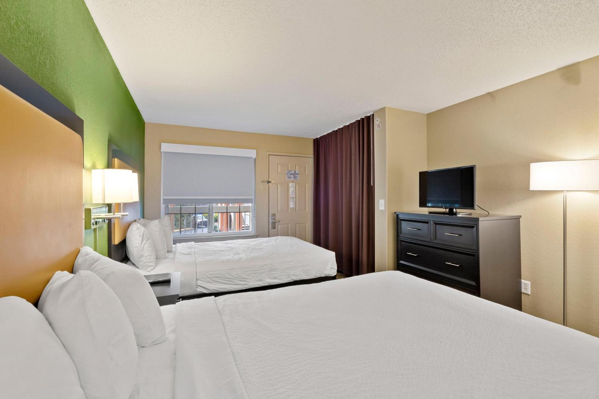 Studio with 2 Double Beds - Non-Smoking