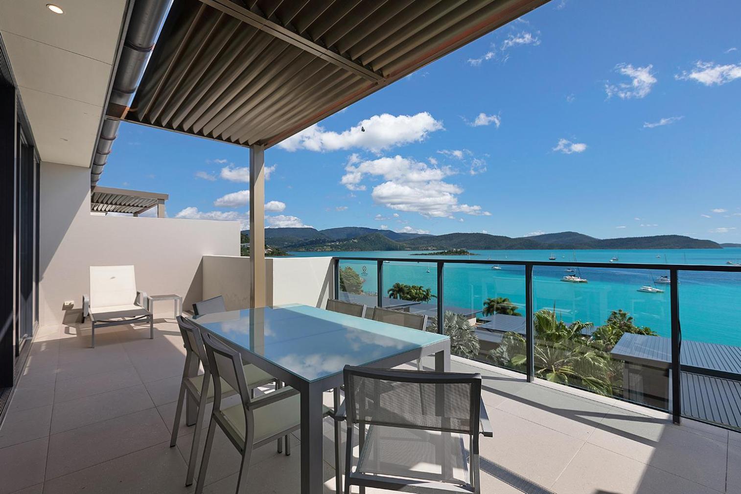 Deluxe Three-Bedroom Apartment with Ocean View,1693304229:JPEG