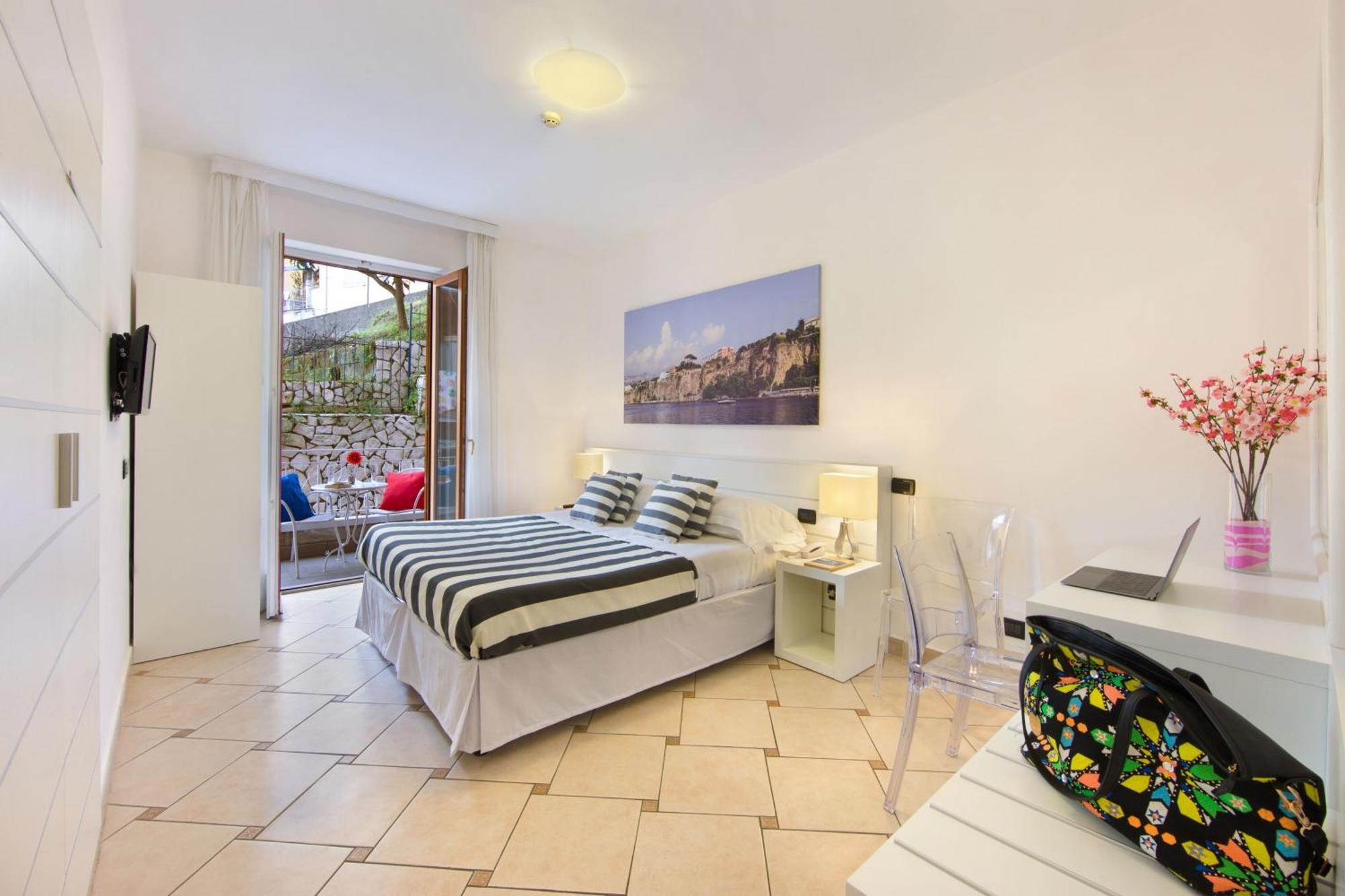 Economy Double or Twin Room with Balcony Internal View,1274579002:JPEG