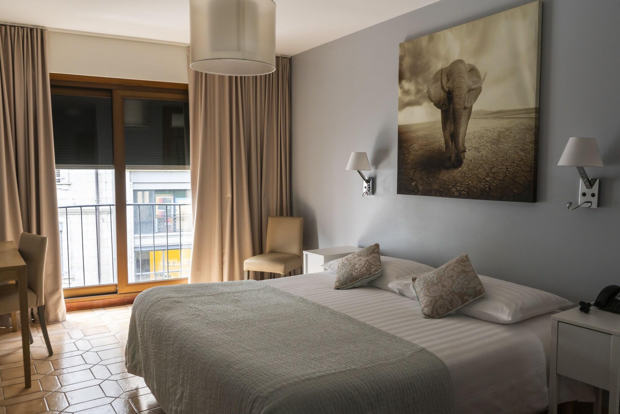Standard Double Room with City View