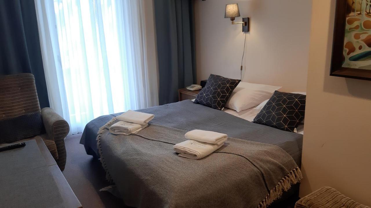 Doppelzimmer mit Balkon