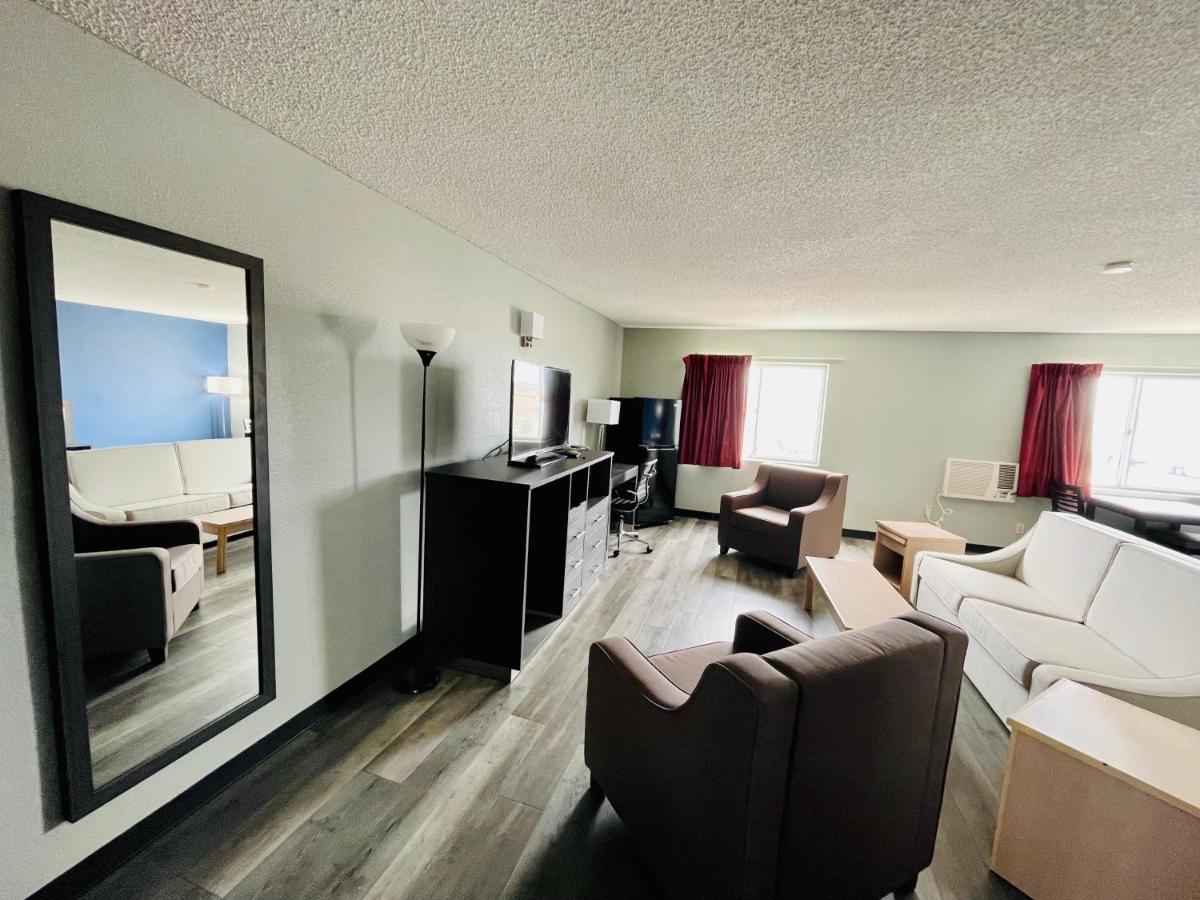 Deluxe King Suite,1264411516:JPEG