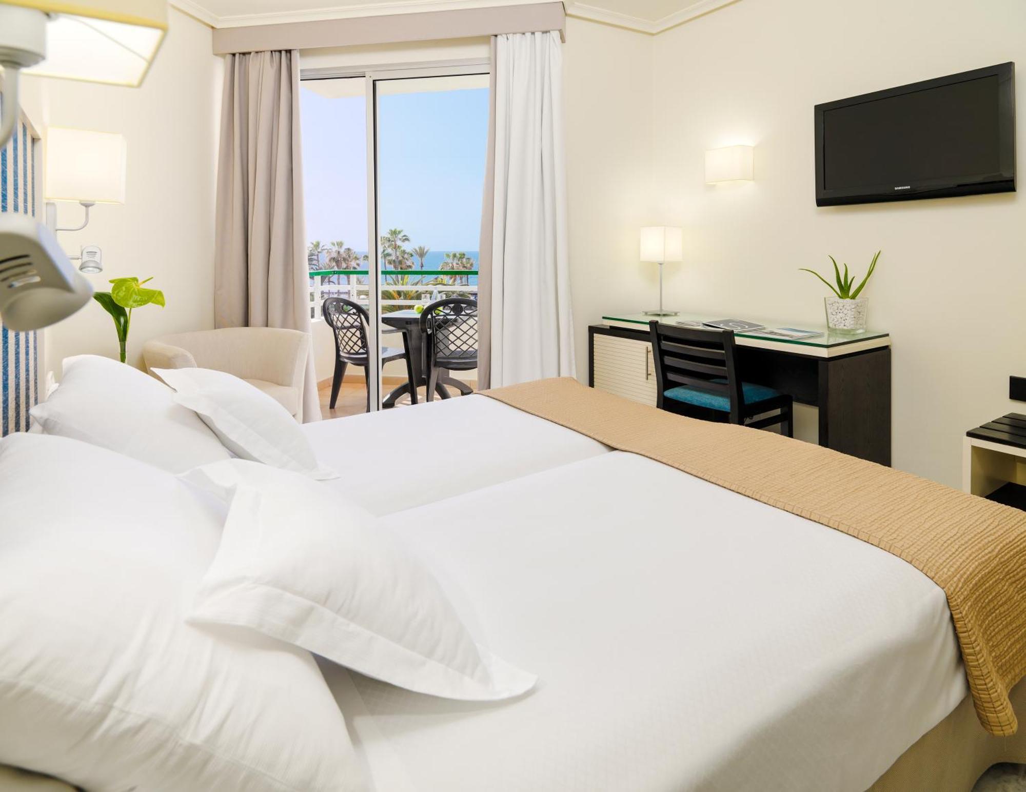 Double or Twin Room Sea View