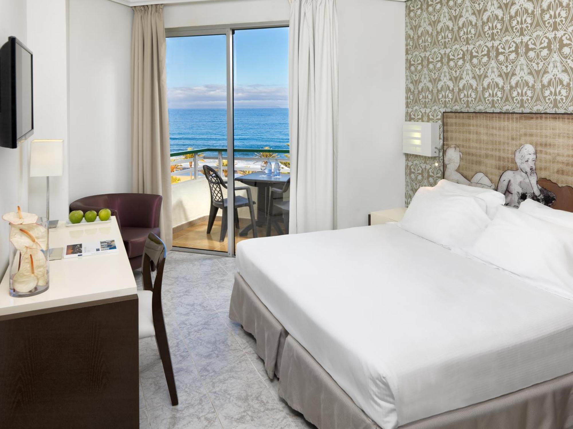 Double or Twin Room Sea View