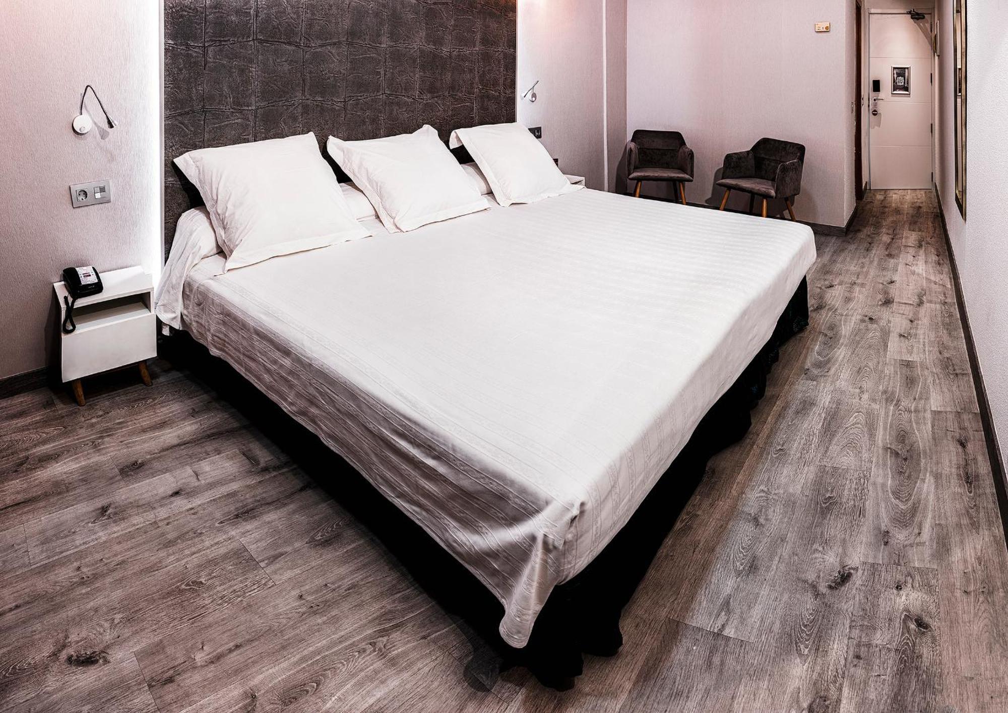 Romantic Deluxe King Room