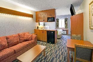 Queen Studio Suite Non-Smoking