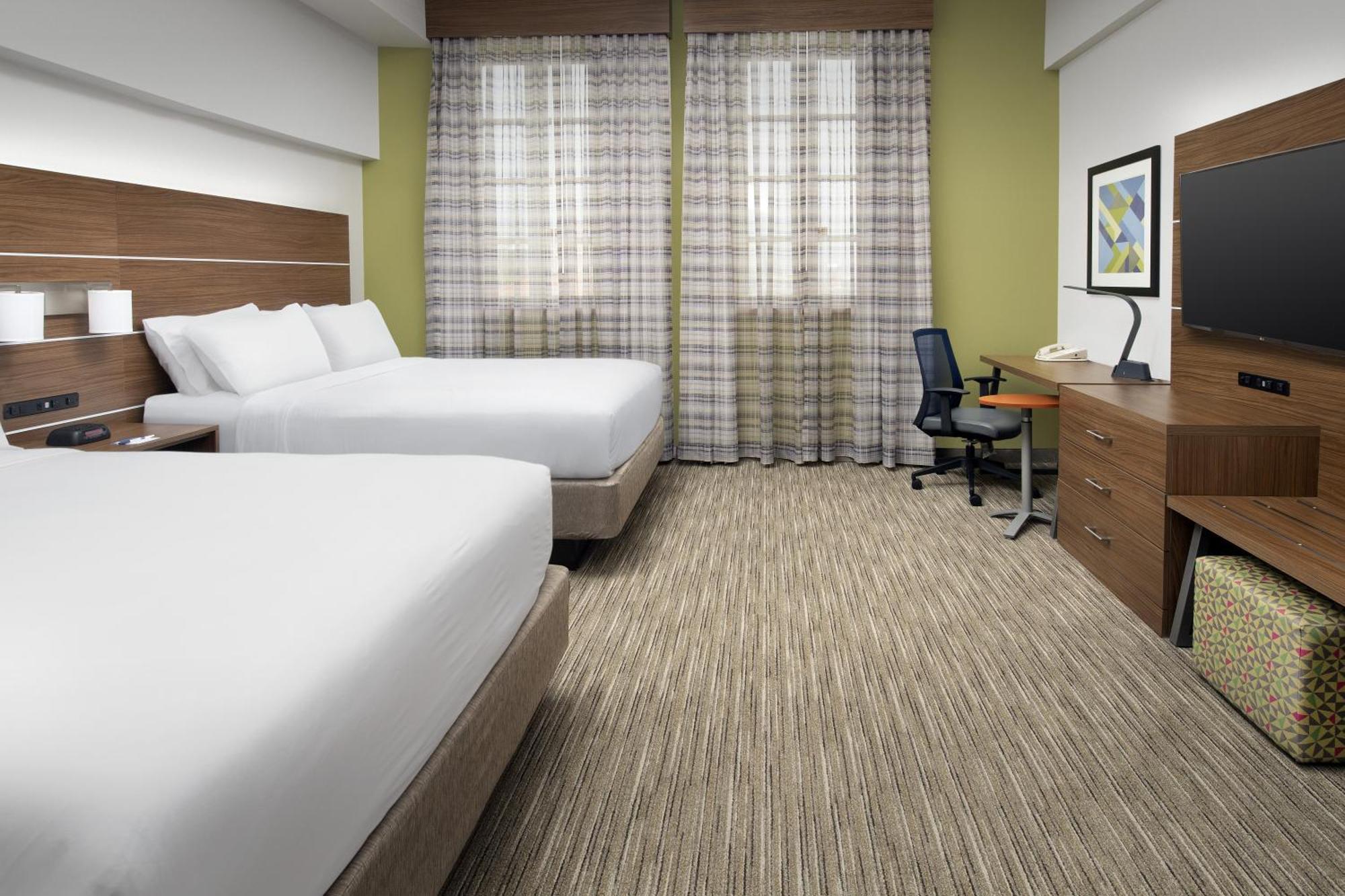 Standard Queen Room Two Queen Beds