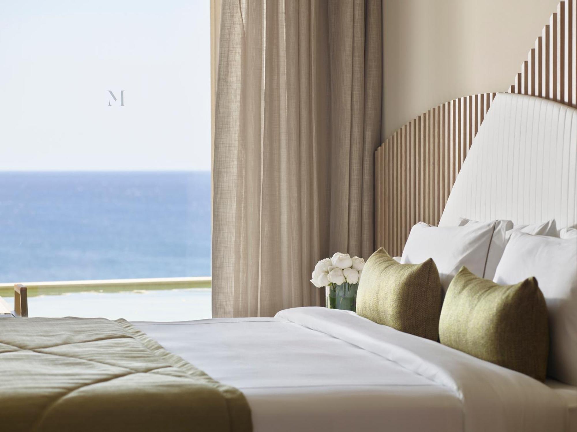 Junior Suite with Sharing Pool and Sea View