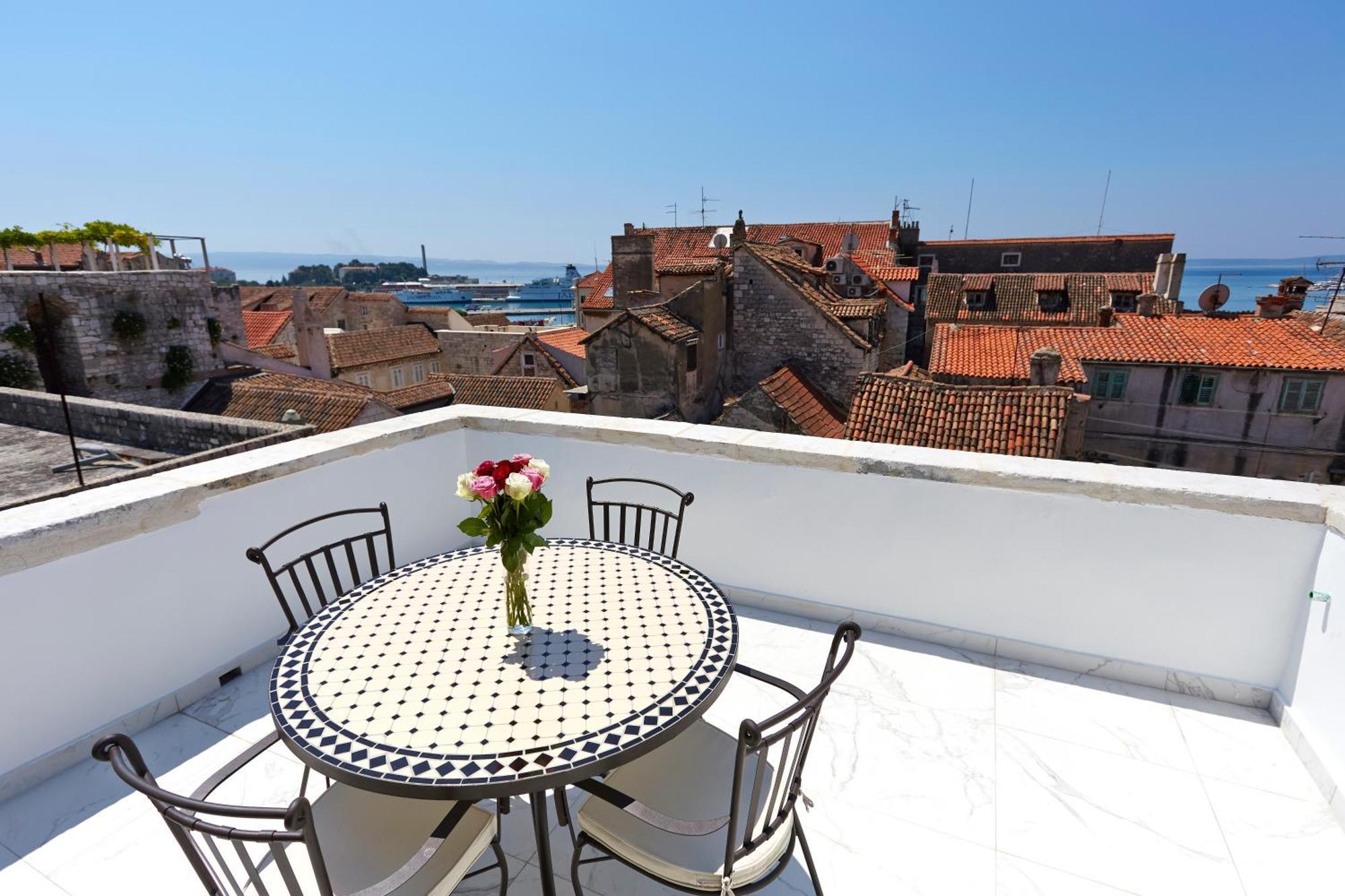 Deluxe Family Room Balcony Sea View