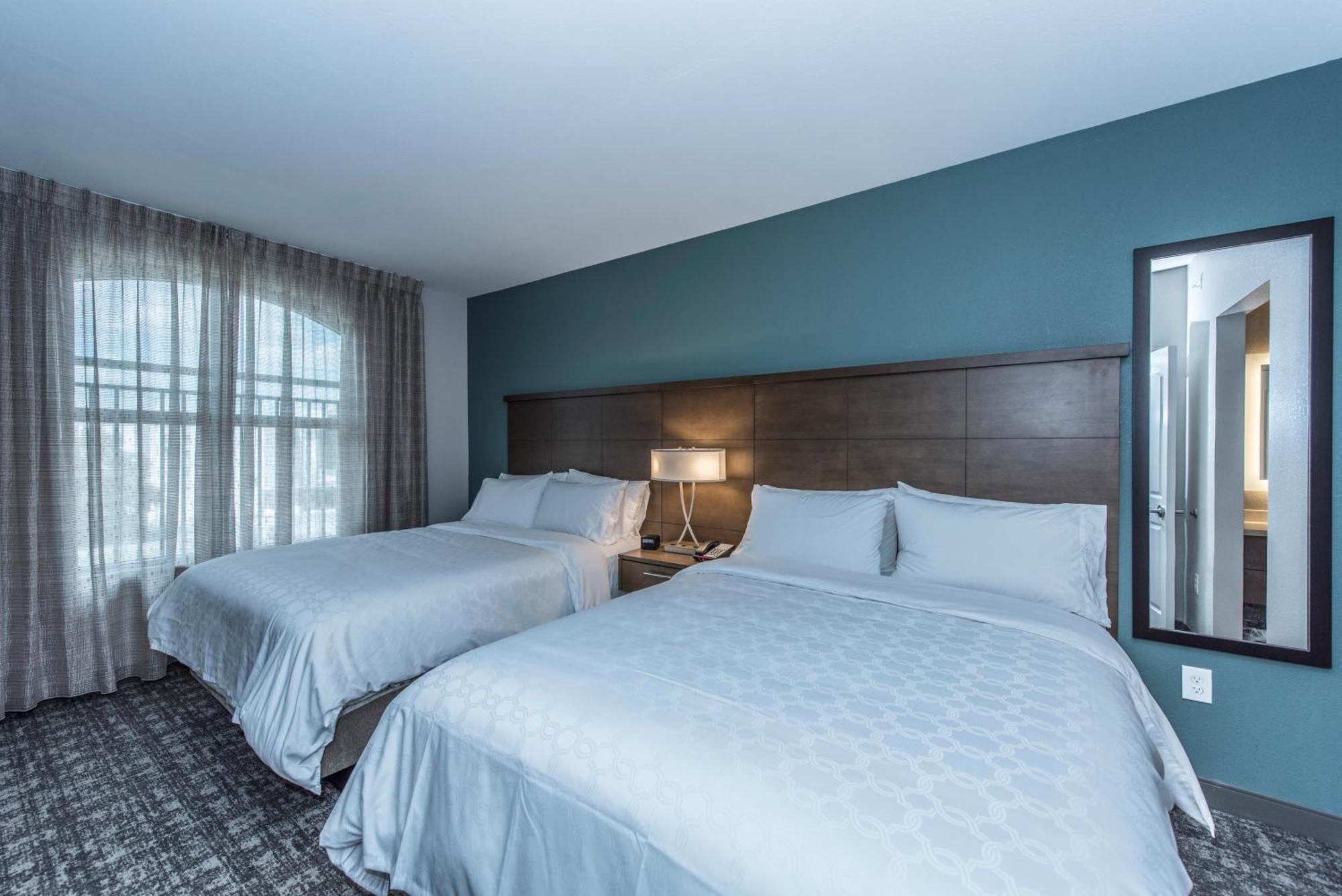 One-Bedroom Suite with Two Queen Beds - Non-Smoking
