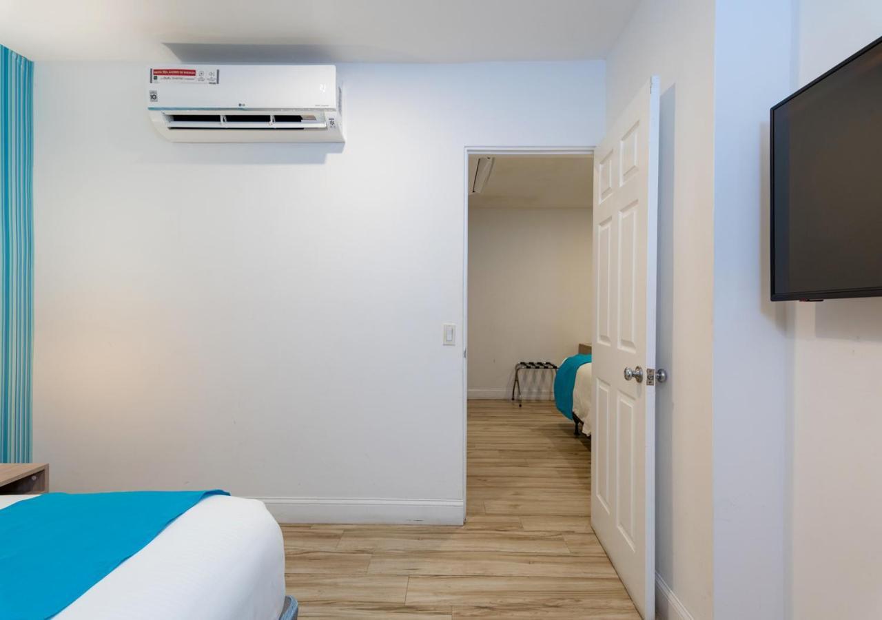 Deluxe Queen Suite