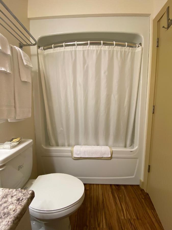 Queen Room,1298759239:JPEG