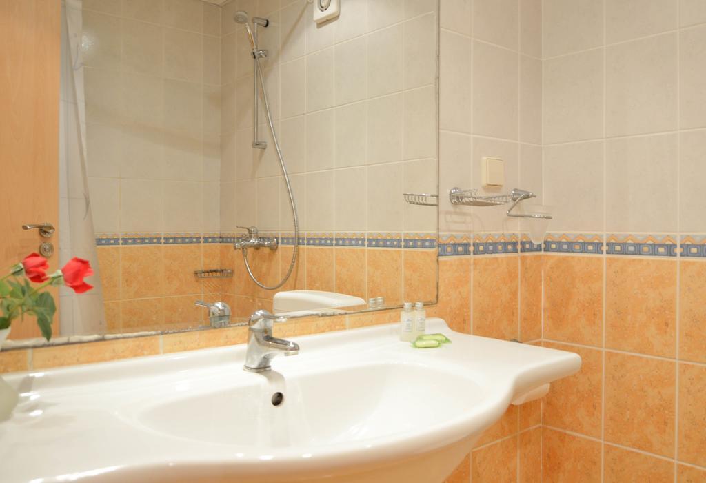 Family Room (2 Adults + 2 Children) with Free Aquapark Access