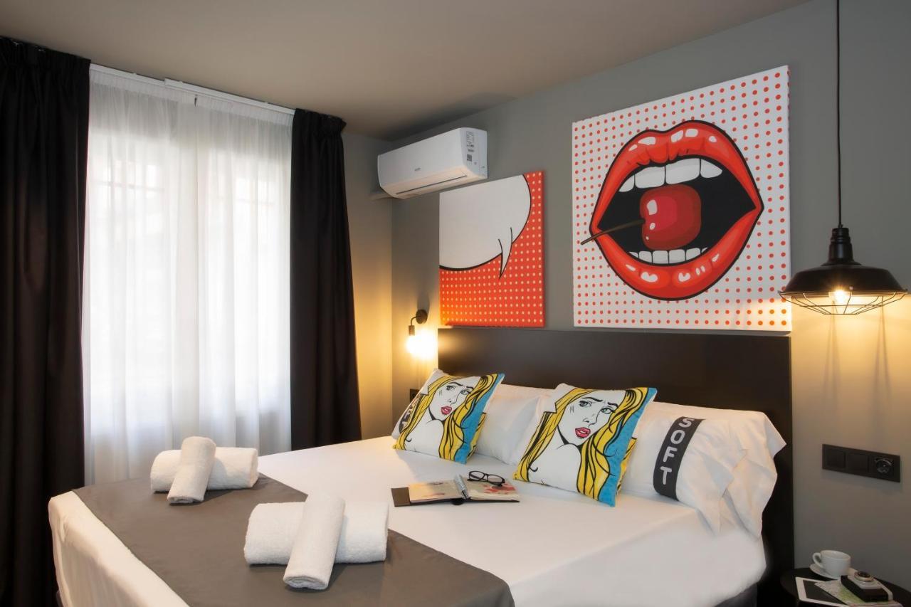Double or Twin Room with Street View,1305977611:JPEG