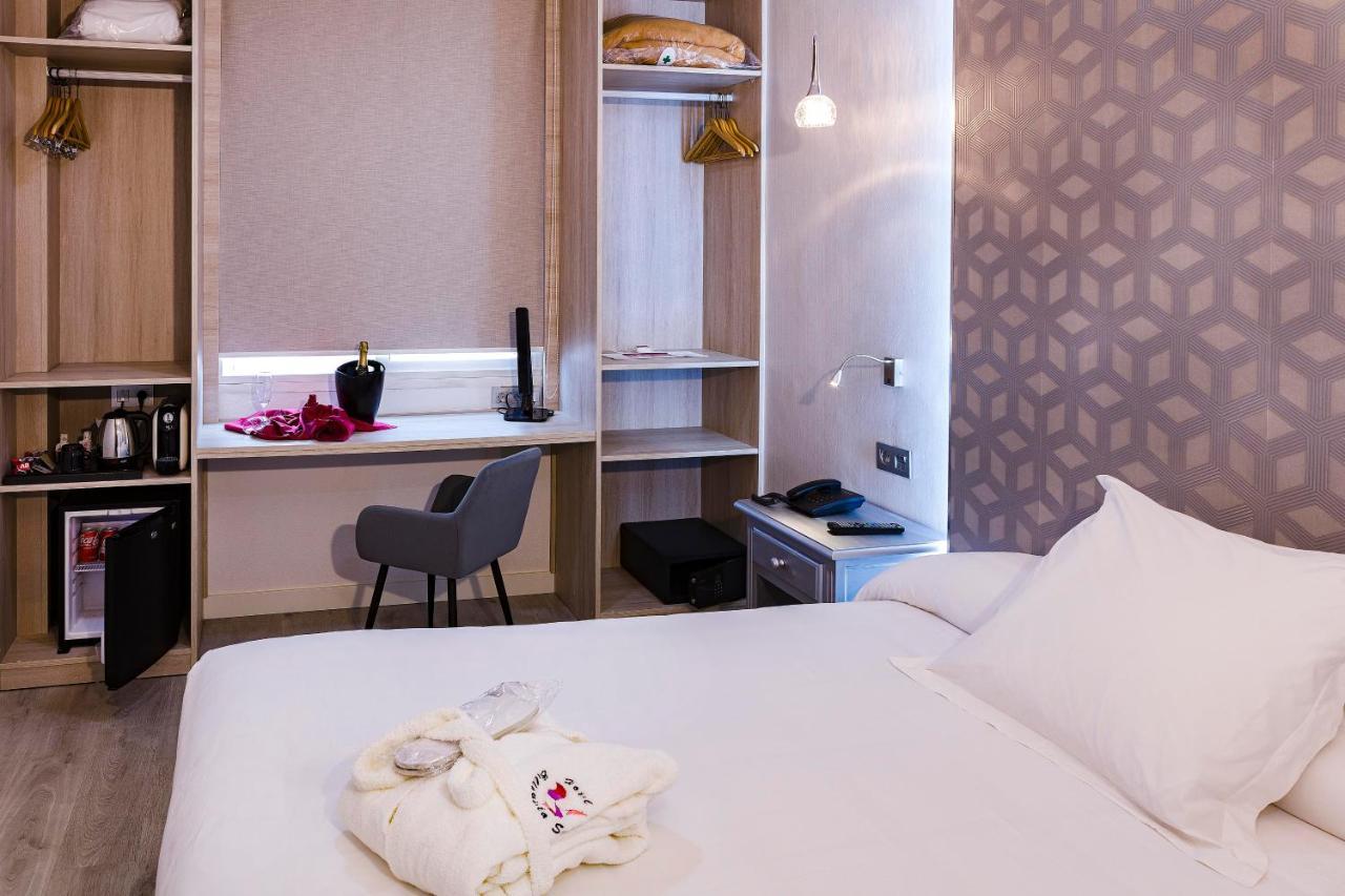 Romantic Deluxe King Room