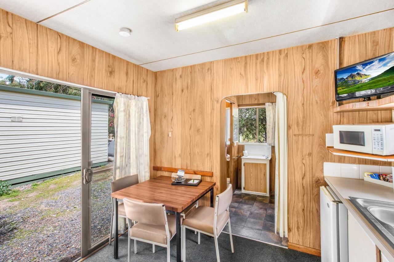 Budget Cabin,1333282781:JPEG