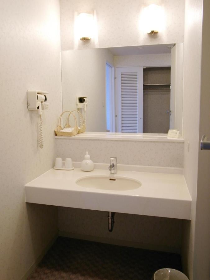 Standard Twin Room - Non-Smoking