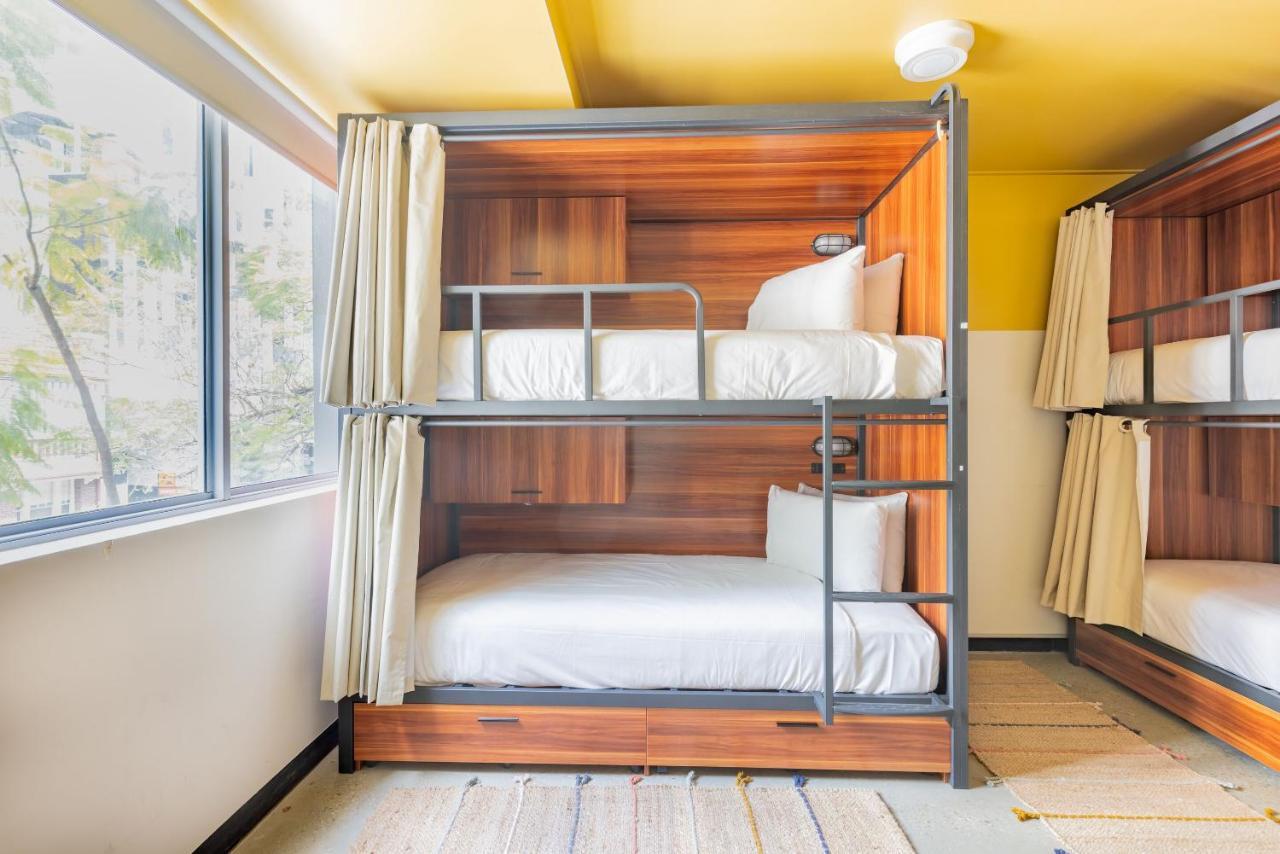 10 Bed Mixed Community Dorm