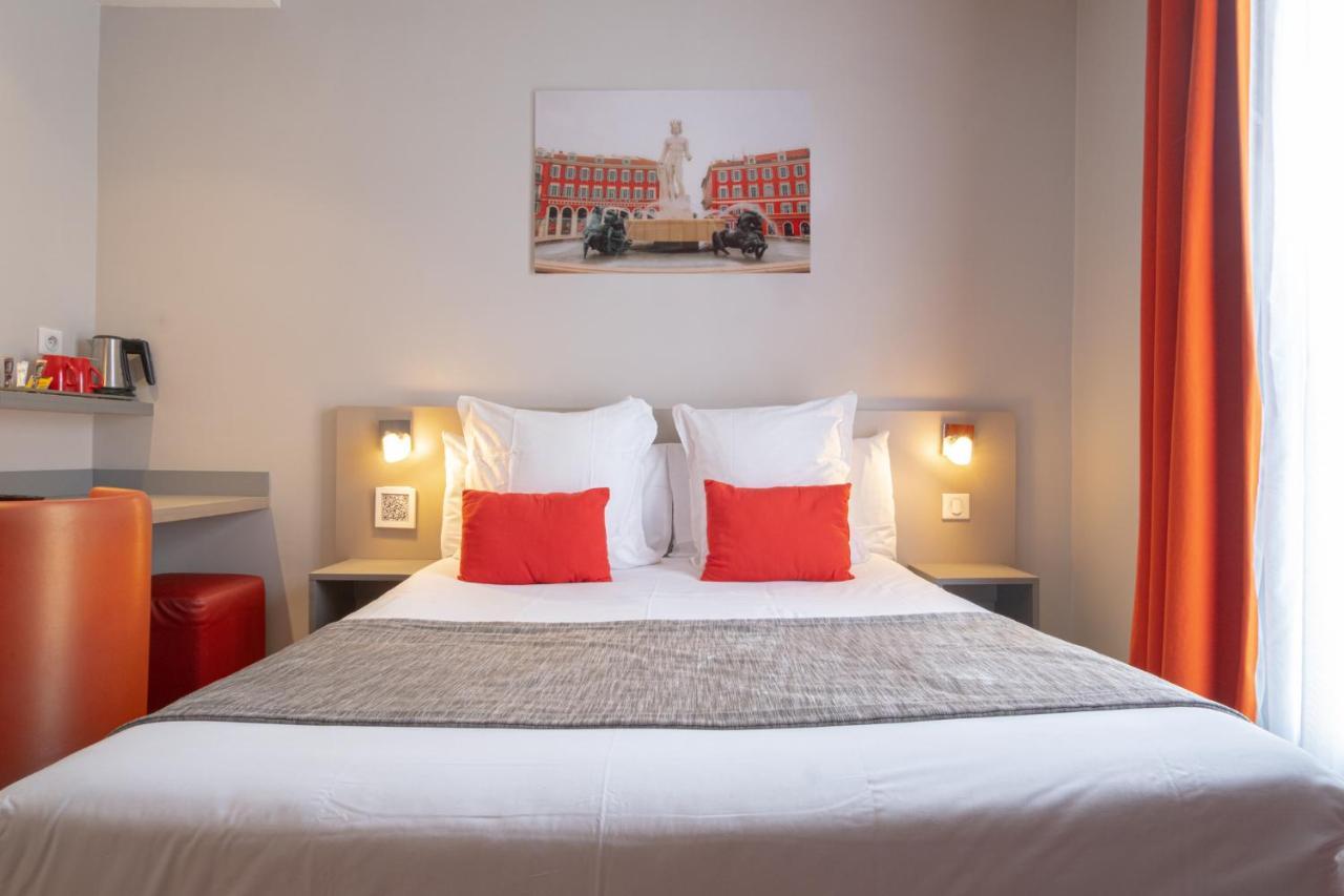 Standard Double or Twin Room - Street Side