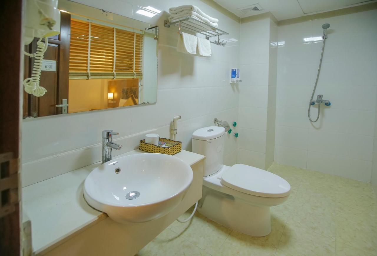 Triple Room with City View