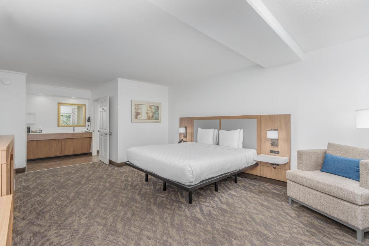 Queen Room Two Queen Beds