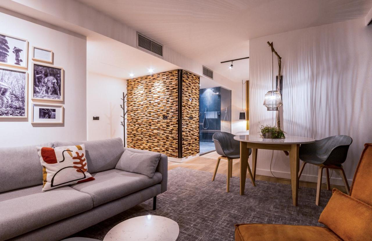 Deluxe Suite,1398149099:JPEG