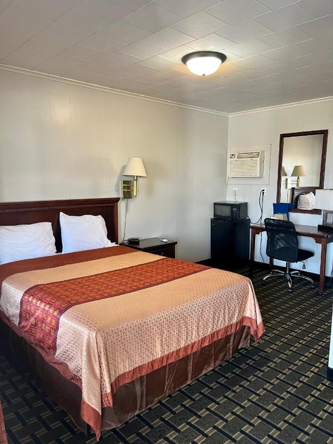 Queen Room,1399160402:JPEG