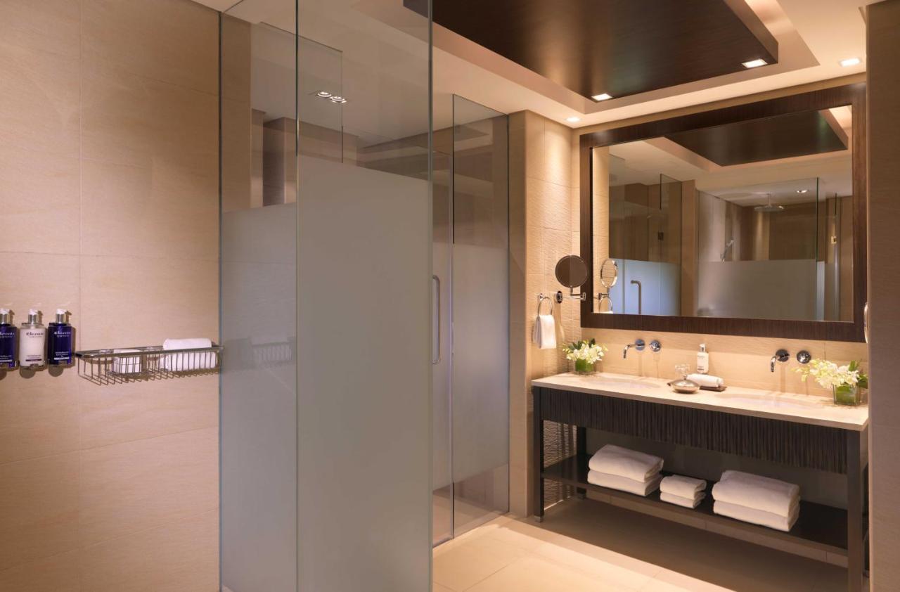 Deluxe Family Lagoon Access Room