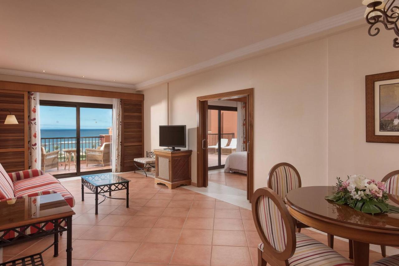 Executive Suite mit Queensize-Bett und Meerblick