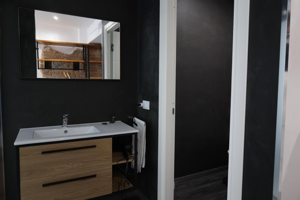 Double Room,1421404473:JPEG