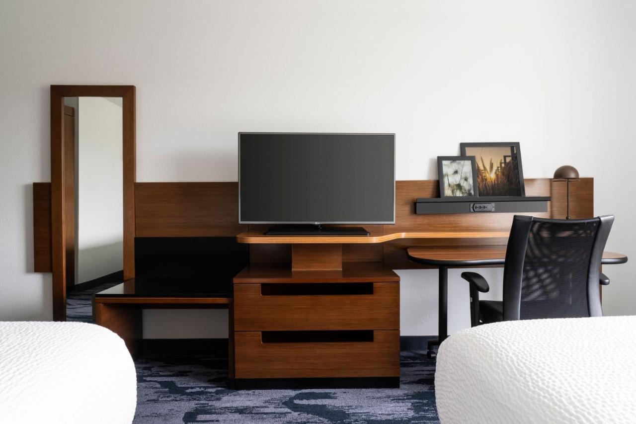 Queen Room with Two Queen Beds - Hearing Accessible