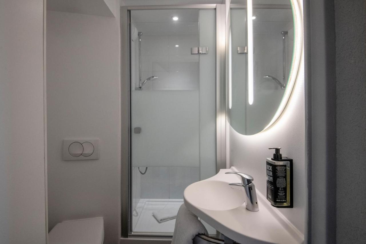 Double Room,1532686114:JPEG