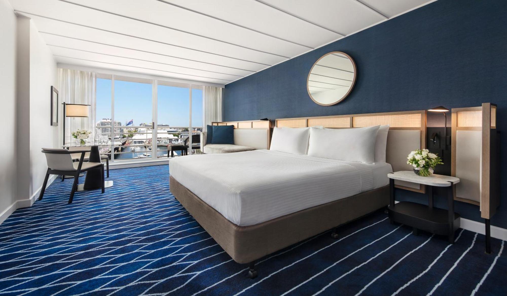 King Room with Balcony and Darling Harbour View,1439405335:JPEG