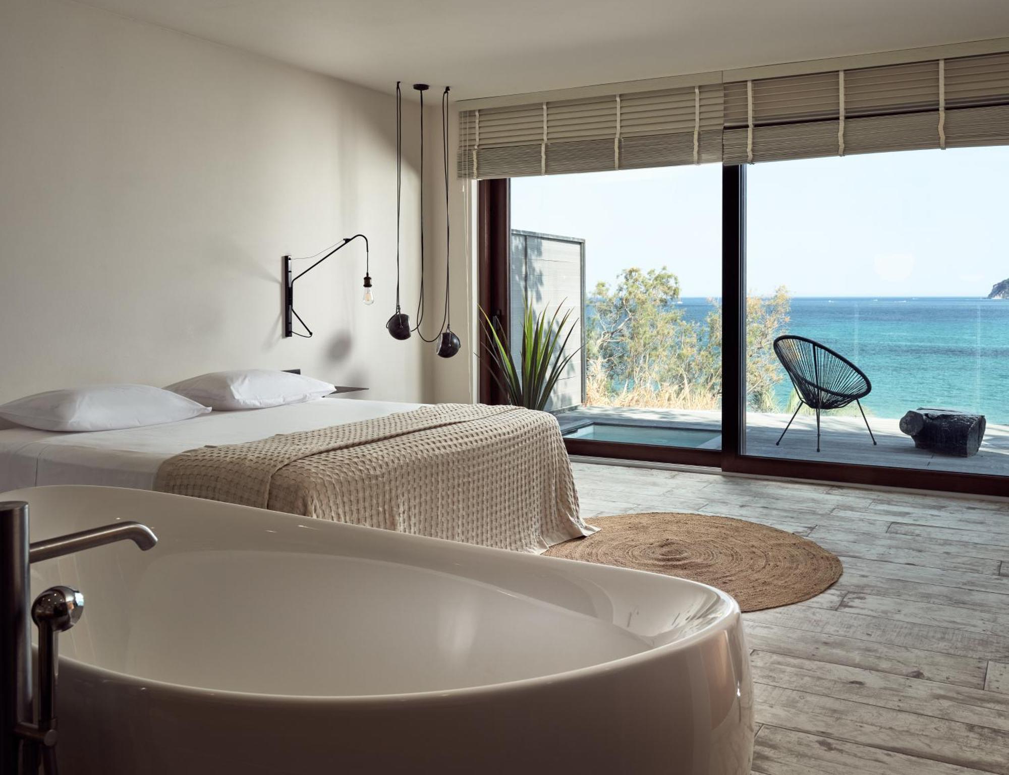 Premium Junior Suite mit Whirlpool im Freien und Meerblick