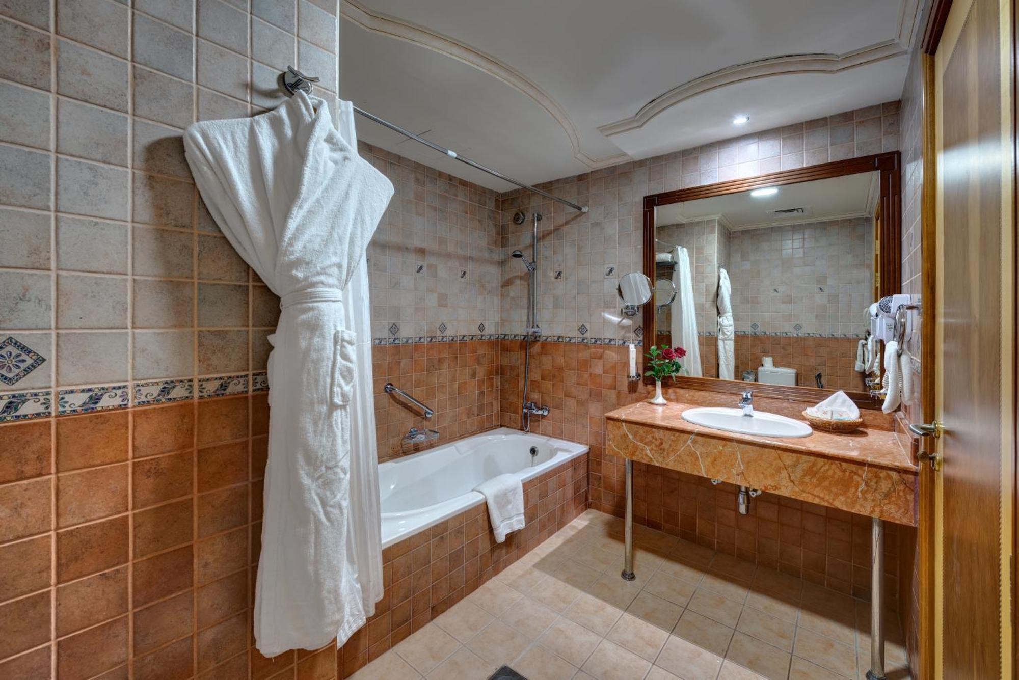 Deluxe Double or Twin Room Balcony