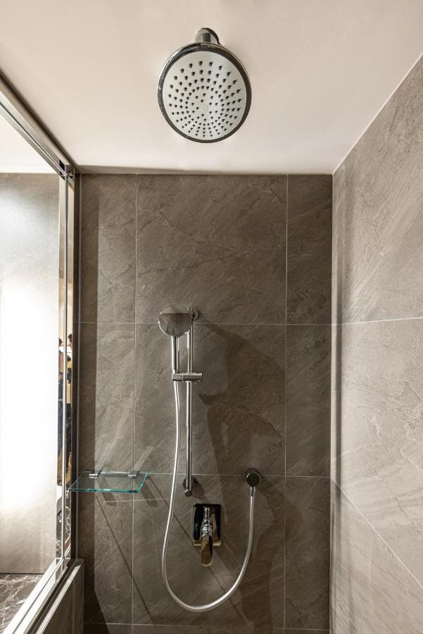 Twin Room Shower